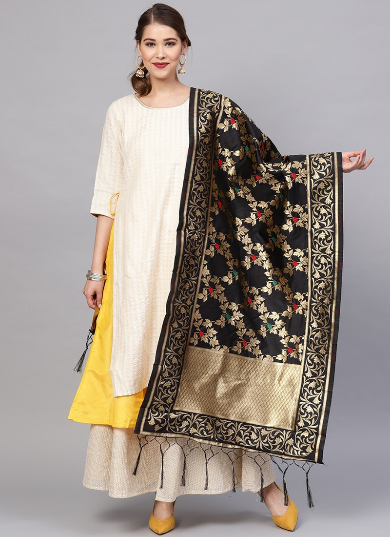 bridal banarasi dupatta