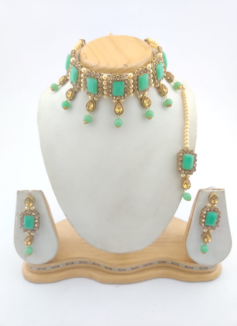Pista green necklace Clearance