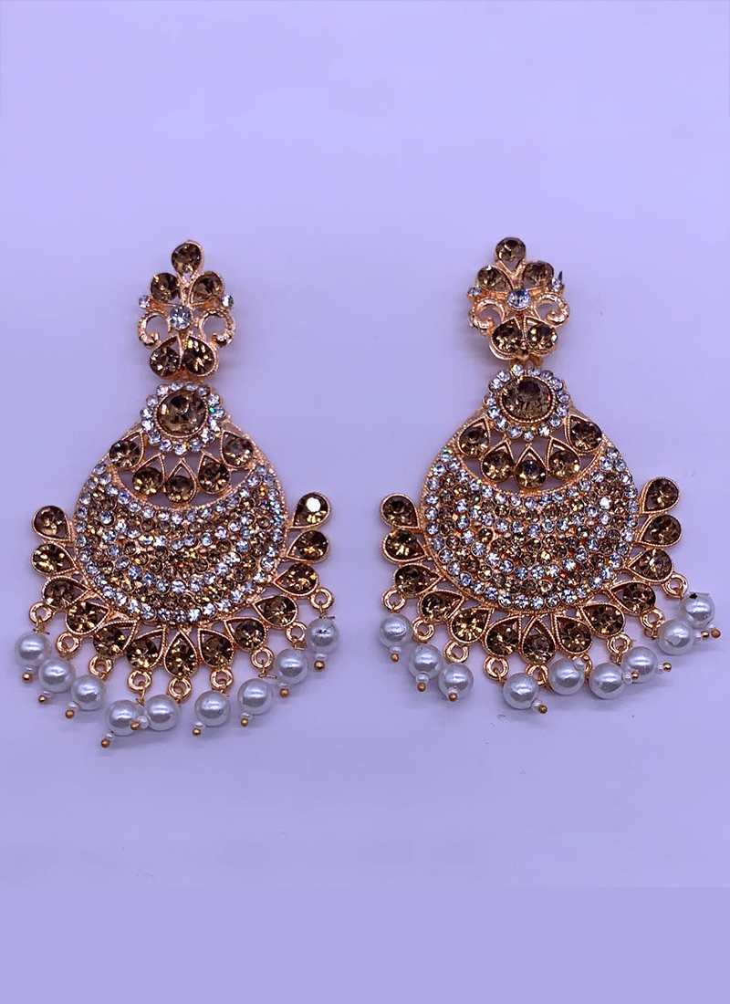 Buy online Gold Brass Drop Earring from fashion jewellery for Women by  Admier for ₹249 at 79% off | 2024 Limeroad.com