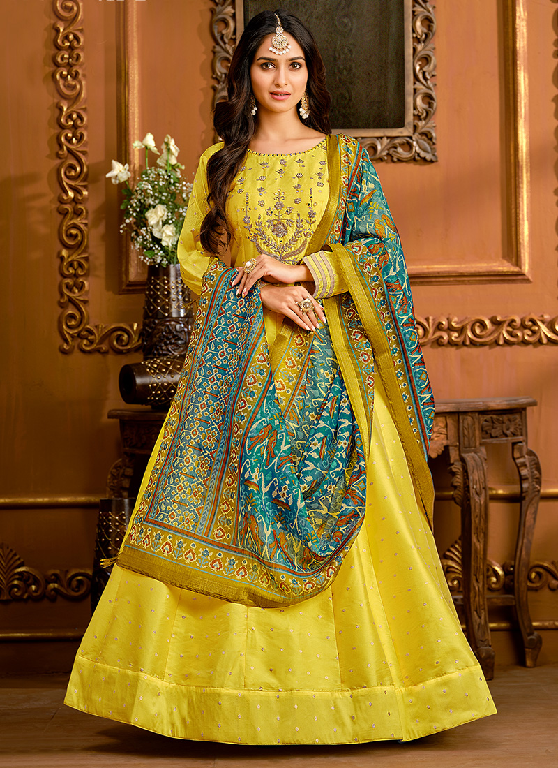 Amazon.com: ETHNIC EMPORIUM Indian Georgette Plain Anarkali suit heavy  Thread Dupatta Stitched Gown Dress 1549 (S, BLACK) : Clothing, Shoes &  Jewelry