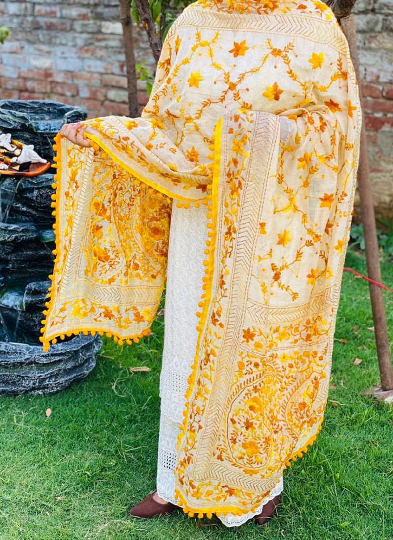 Ada Handcrafted Designer Medium Yellow Cotton Lucknow Chikan Kurti - Ada -  862142