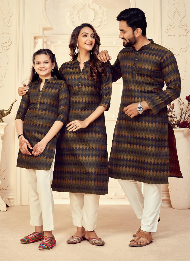 Family Matching Dress Set MOTHER FATHER SON Twinning Dress IBF-JSD-147B  Traditional Family Combo Dress for Birthday Theme – iBuyFromIndia