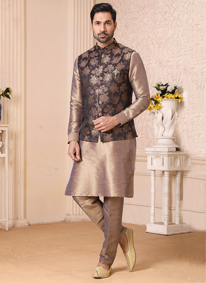 Peach Kurta Art Embroidered Banarasi Silk Aligadhi Pant