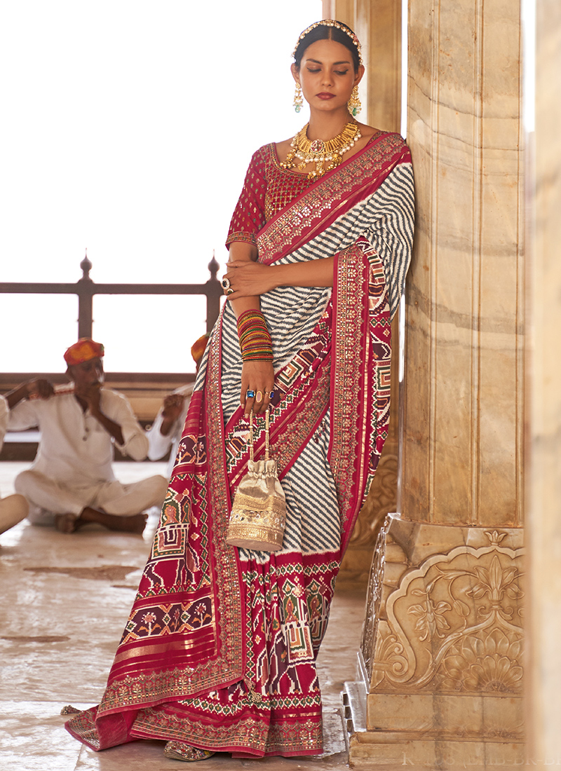 Traditional Southern Indian bride, Akshata wears bridal silk saree and  jewellery for her wedding reception… | Wedding reception dress, Reception  dress, Indian bride