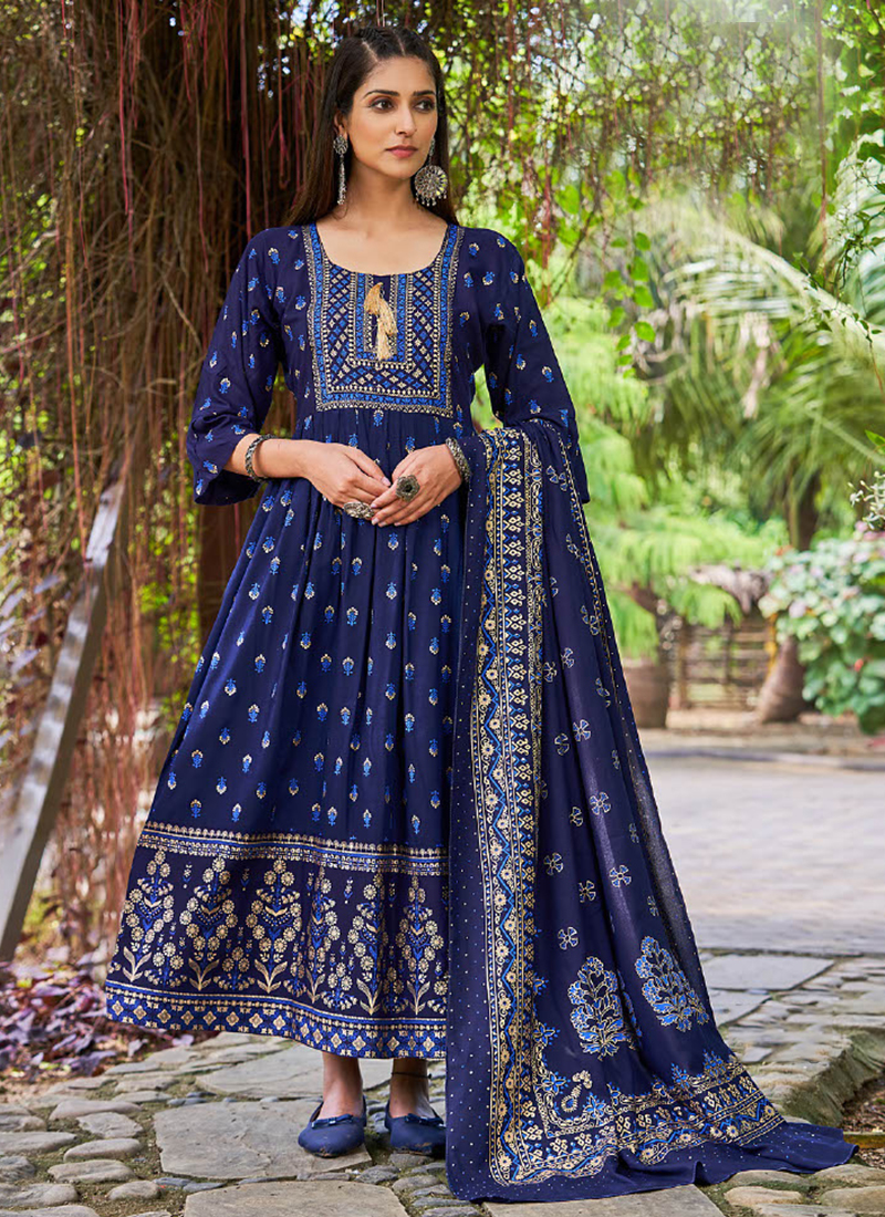 Navy blue pleated dress with green dupatta- Set Of Two by Tie & Dye Tale |  The Secret Label