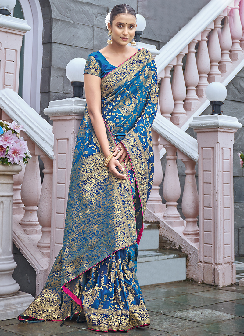 Wedding saree outlet in blue colour