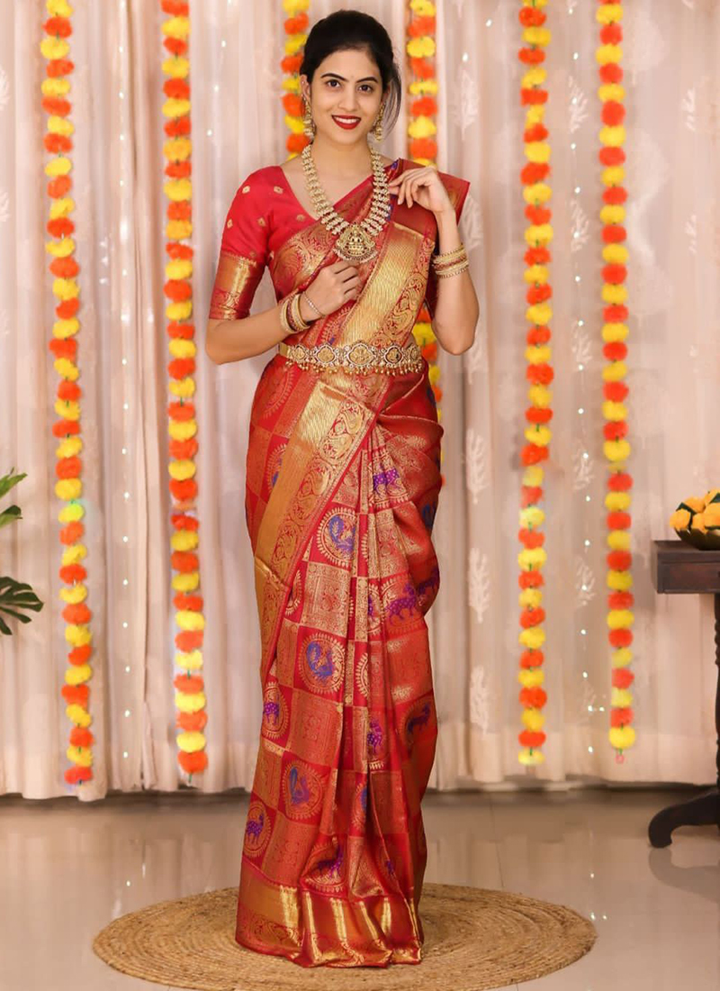 Karwa Chauth| करवा चौथ पर क्या पहनें| Karwa Chauth Ke Liye Actress Look |  tips to recreate actress look in karwa chauth | HerZindagi