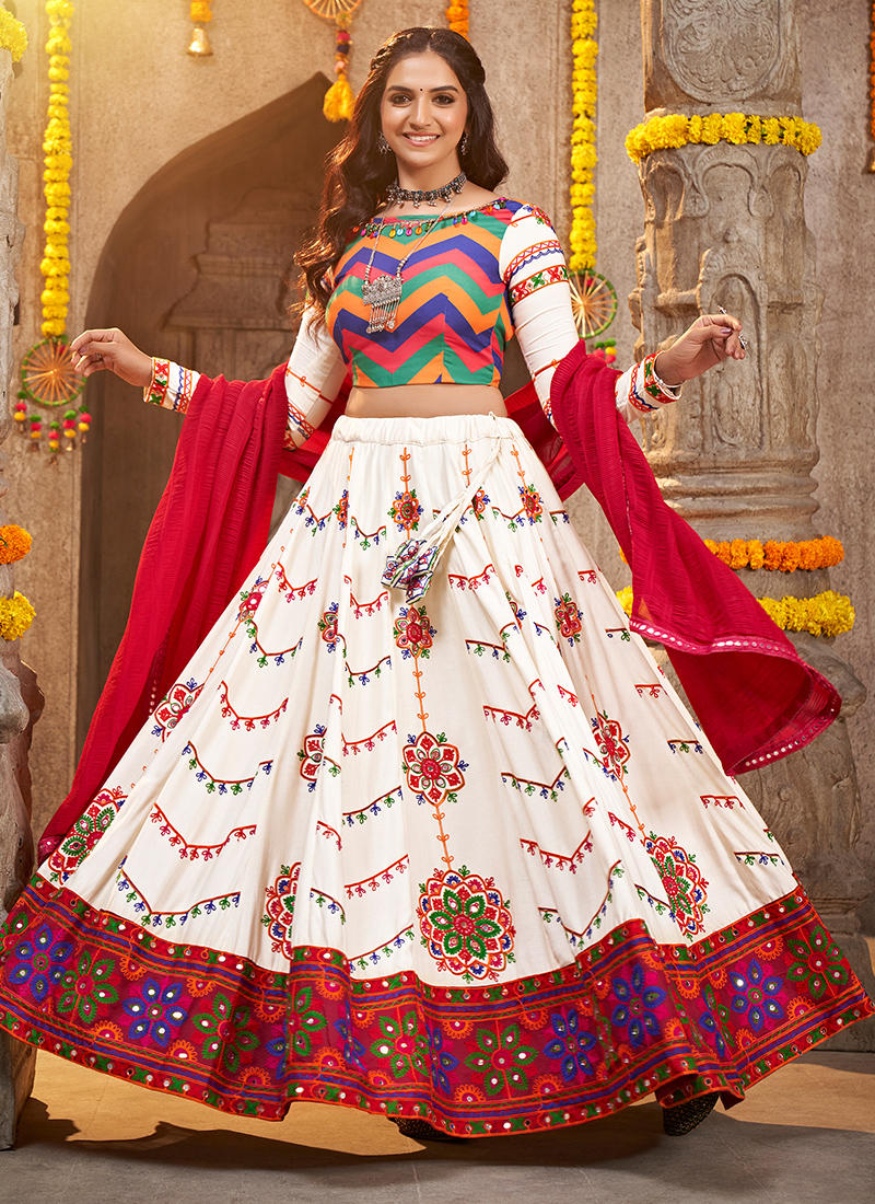 Pearl White Embroidered Lehenga Set Design by Jigar Mali at Pernia's Pop Up  Shop 2023