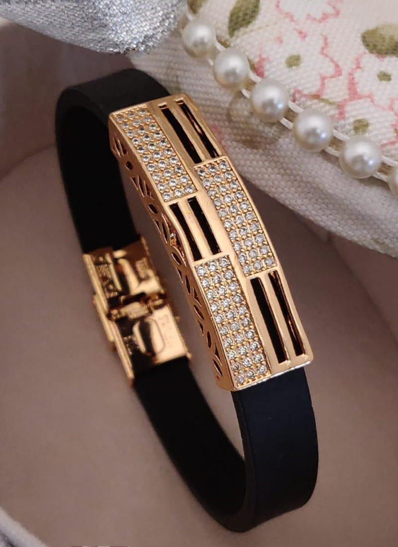 Buy 1 Gram Gold Link Chain Bracelet for Men & Women At Low Price Buy Online-sonthuy.vn