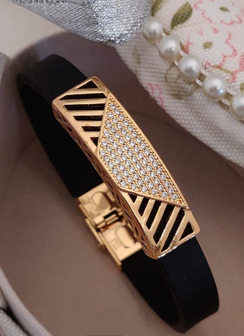 Buy Heartbeat Line Men's Gold Bracelet Online At Best Price - Branta –  Brantashop