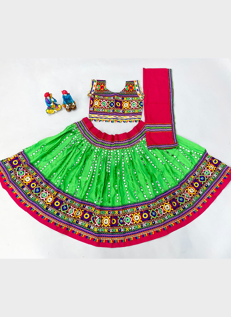 Traditional Gujarati Chaniya Choli #chaniyacholi #navratri #lehengacholi #f  #garba #traditional #follow … | Indigo fashion, Red lehenga choli, Indian  clothes online