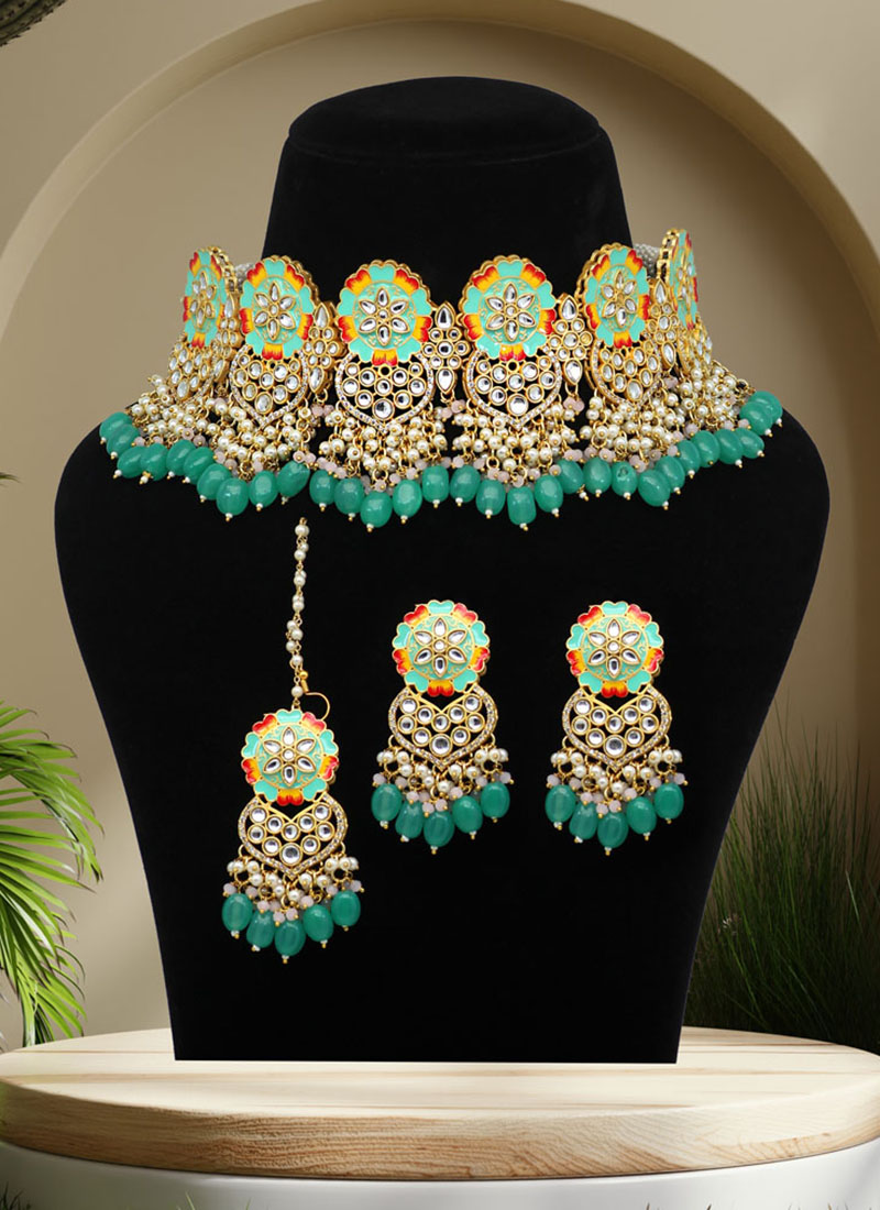 Necklace sales green colour