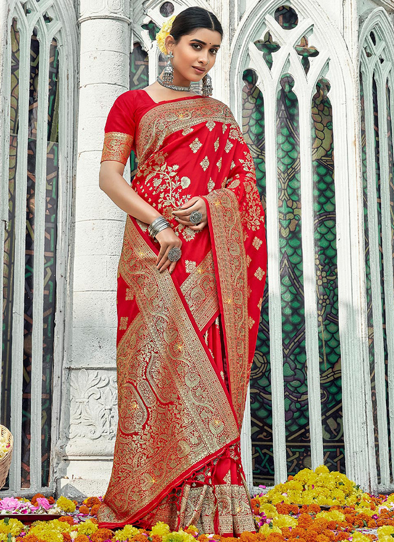 Buy Sweet Cheery Red Zari Woven Festive Wear Banarasi Silk Saree Online |  Samyakk