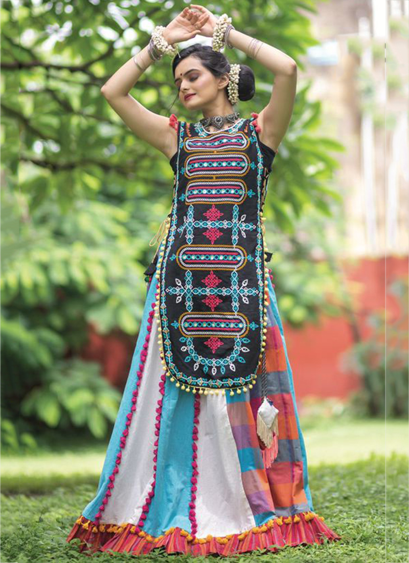 Buy Aakarshan Women's Cotton Garba Dress and Kediya Dhoti (wk-4, Black and  White) at Amazon.in