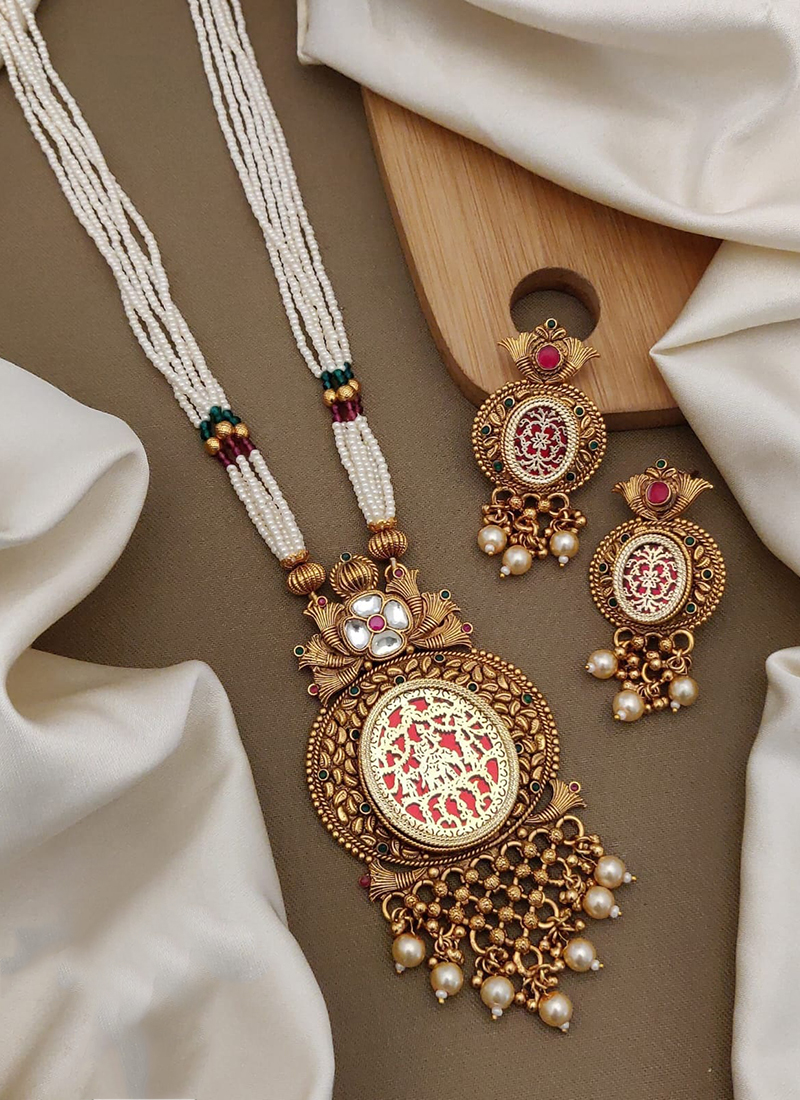 Buy Feels Like Love Photo Pendant Necklace Online in India | Zariin
