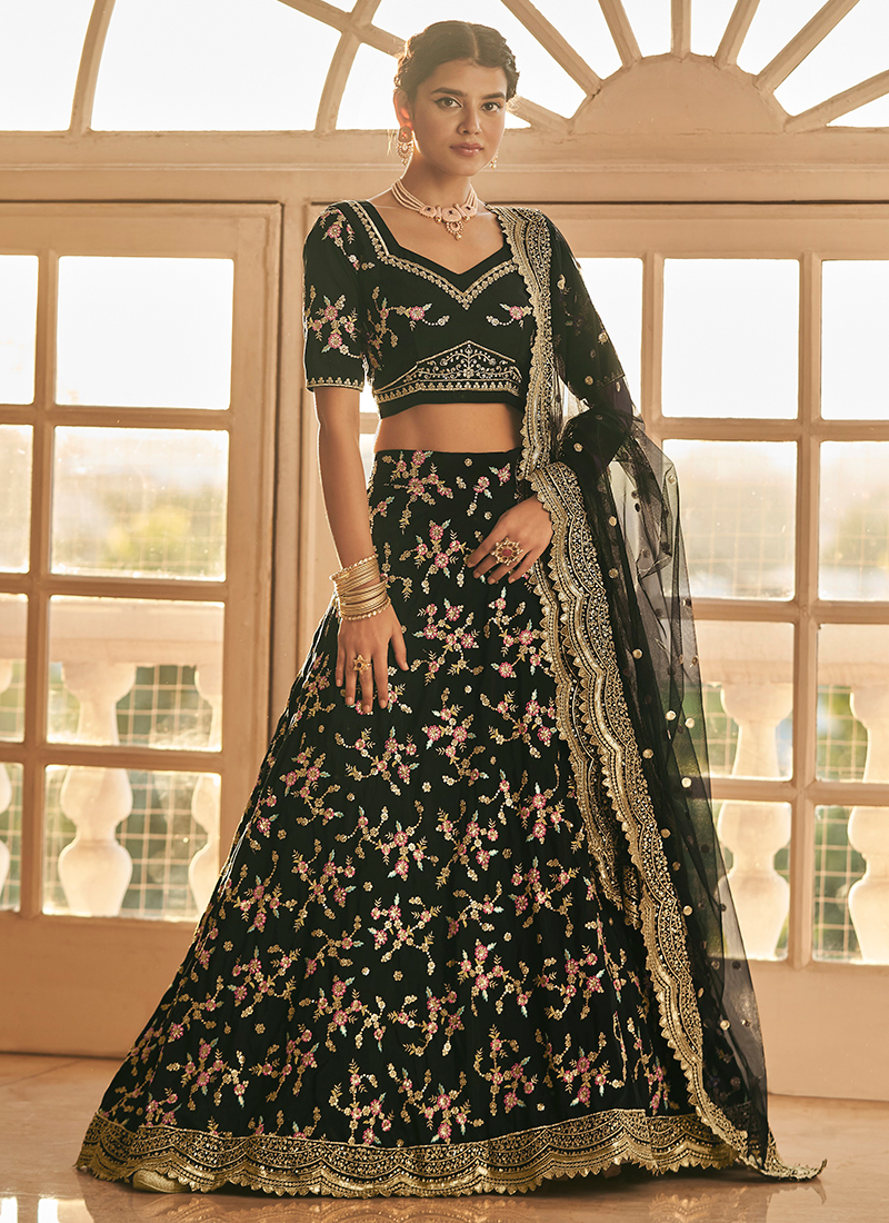Page 20 | Wedding Lehengas: Buy Indian Marriage Lehenga Cholis Online |  Utsav Fashion