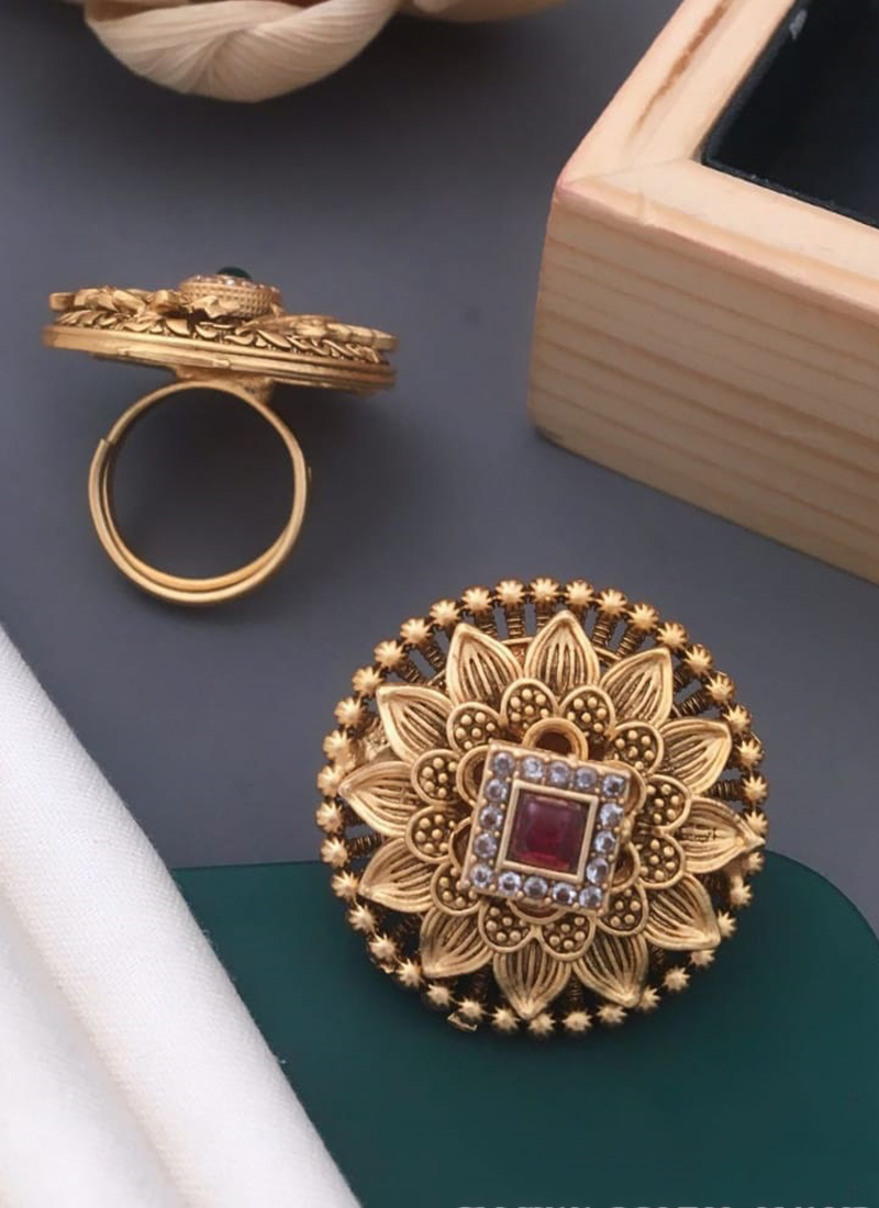 Buy Antique Gold Finger Ring With Filigree Work at Best Price | Tanishq UAE
