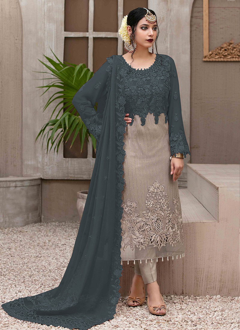 Latest Designs of Pakistani Salwar Suit -