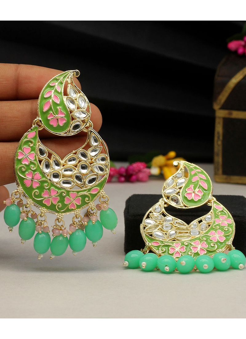 Naaz Earrings (light green)