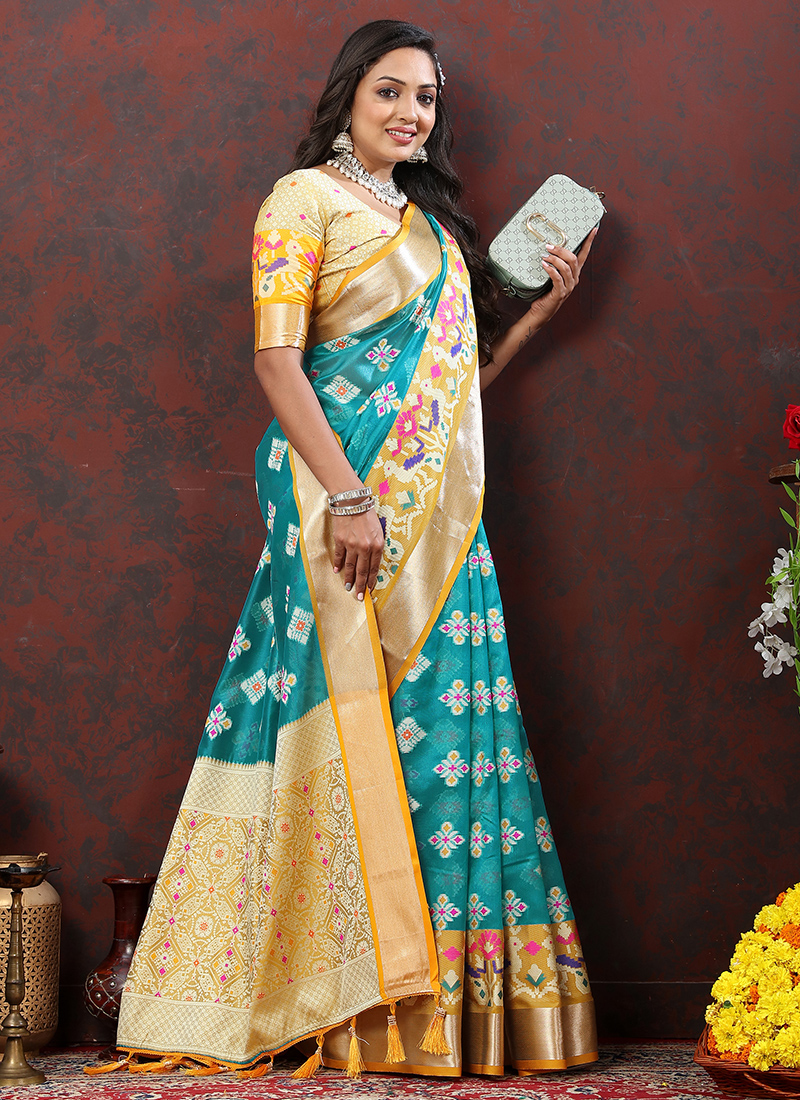 Banarasi Weaving Soft Silk Saree 05 - SareesWala.com