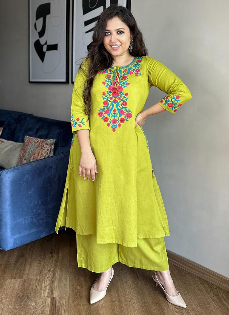 Triangle checkered aari work A-line kurti – Exclusive Aari Work Blouses and  Designer Women's & Kids Wear