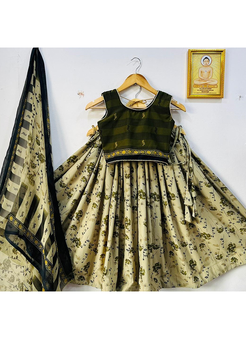 Black Stitched Handcrafted Kota Silk Lehenga With Yellow Bandhani Dupa –  Geroo Jaipur